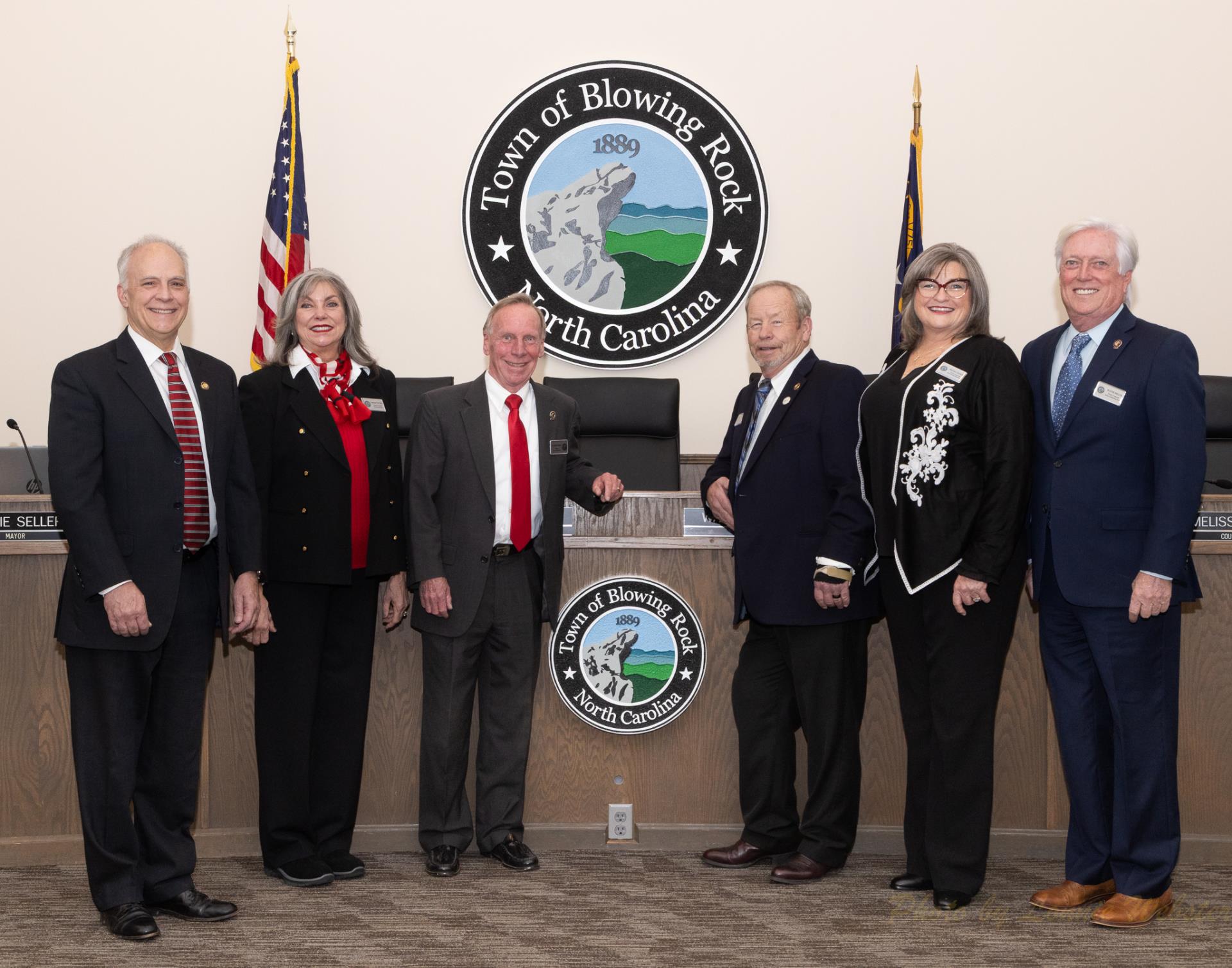 LW26-9101 - Group Photo